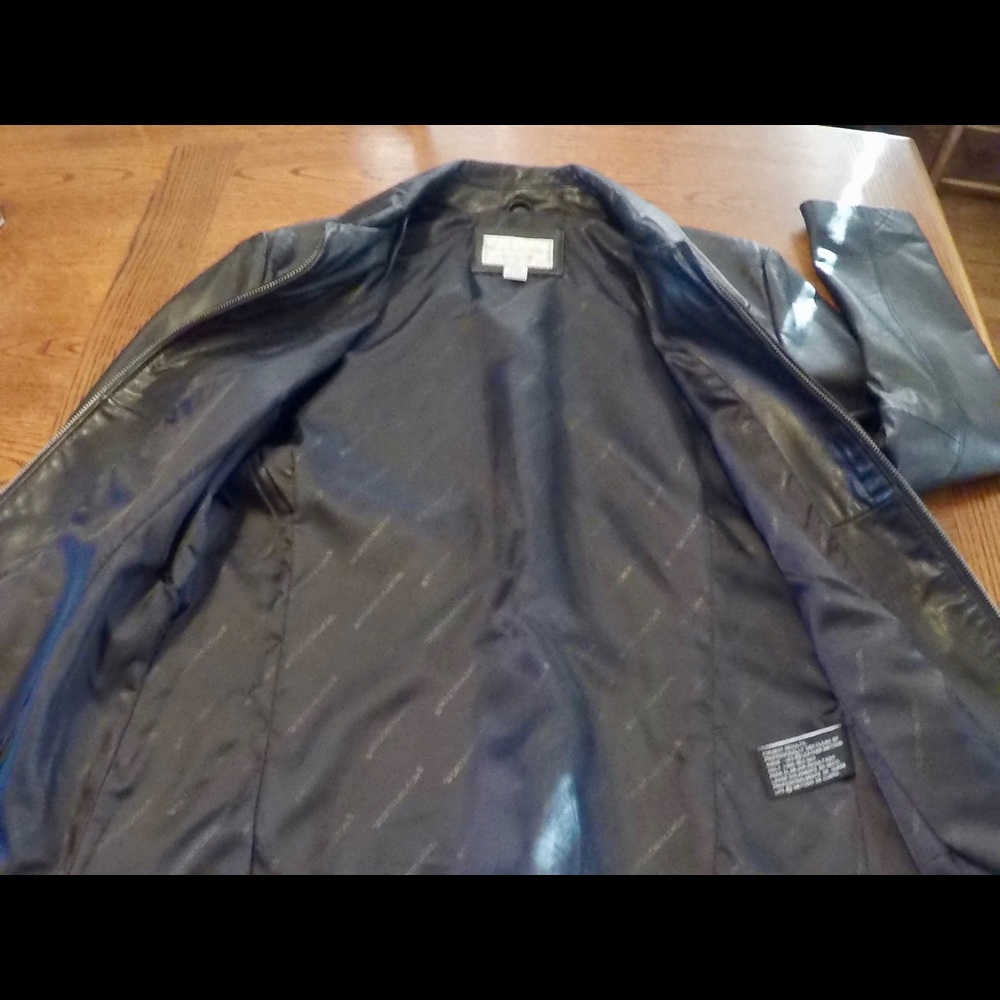 Black Lambskin Leather Jacket - Picture 4 of 9
